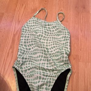 Jolyn one piece size 26